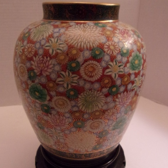 RARE WWII SHOZAN KUTANI HAND PAINTED VASE. - Picture 7 of 8